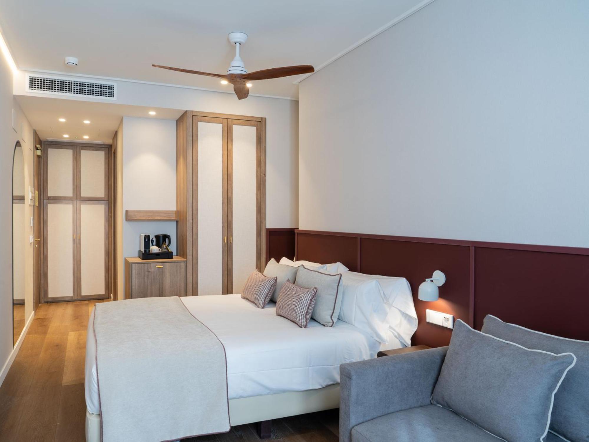 Hotel Well And Come Malaga Bagian luar foto