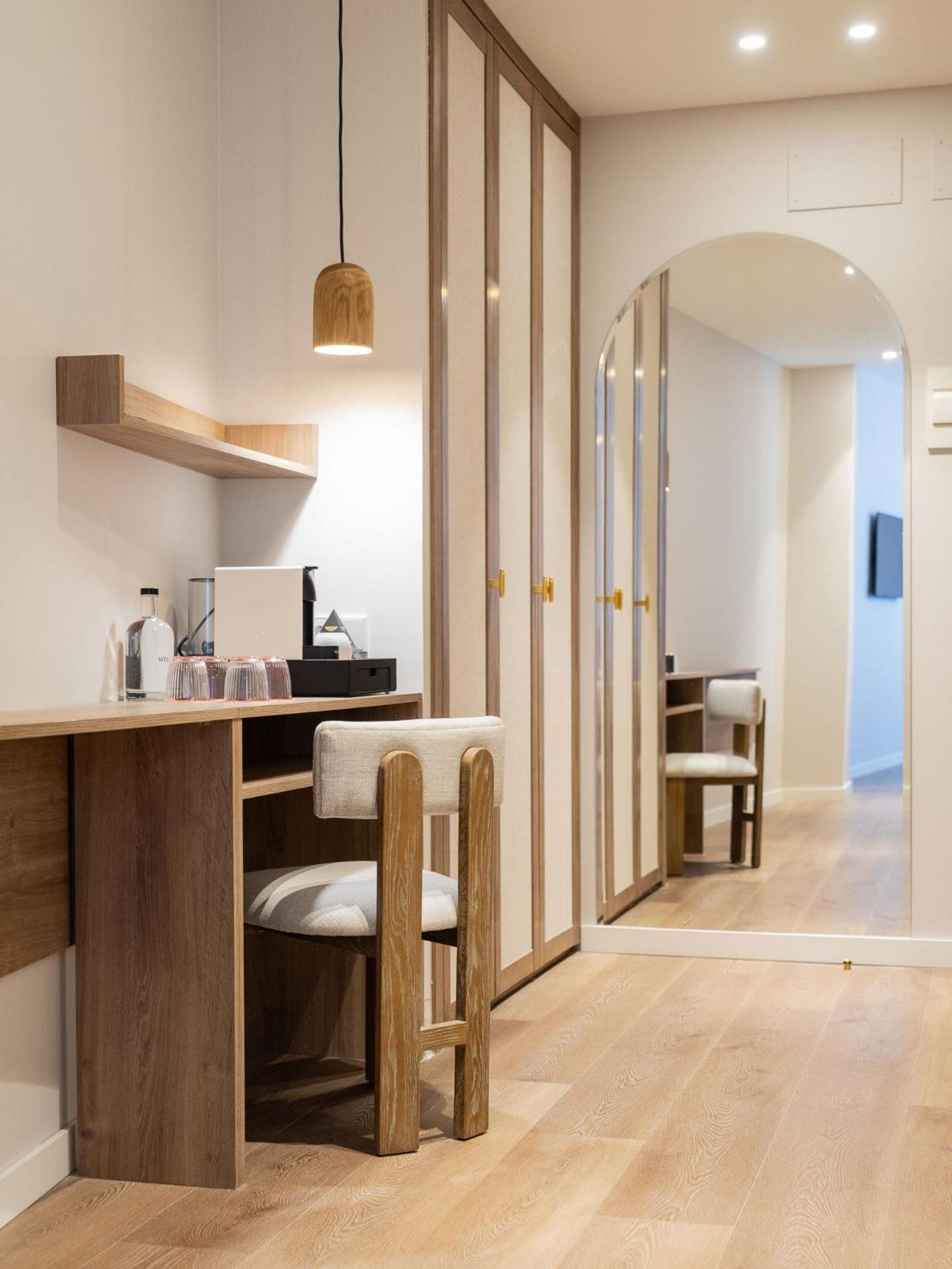 Hotel Well And Come Malaga Bagian luar foto