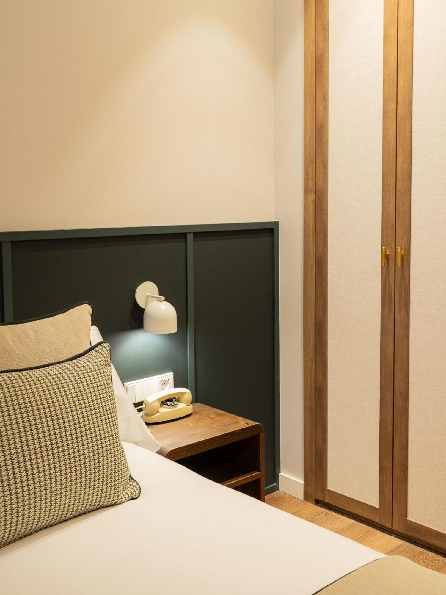 Hotel Well And Come Malaga Bagian luar foto