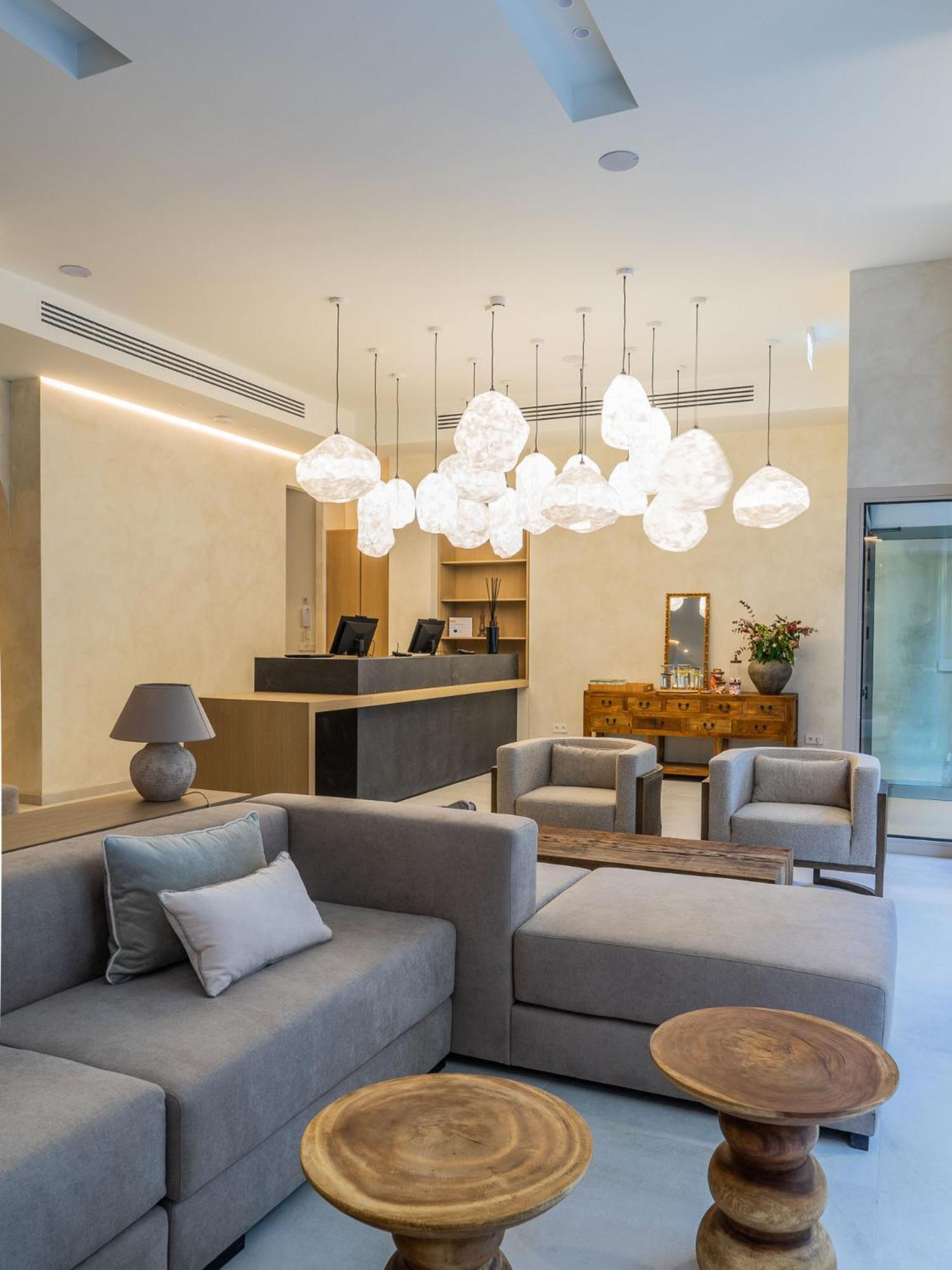 Hotel Well And Come Malaga Bagian luar foto