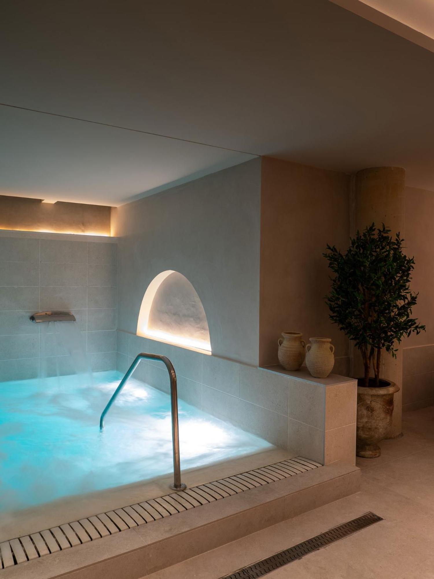 Hotel Well And Come Malaga Bagian luar foto