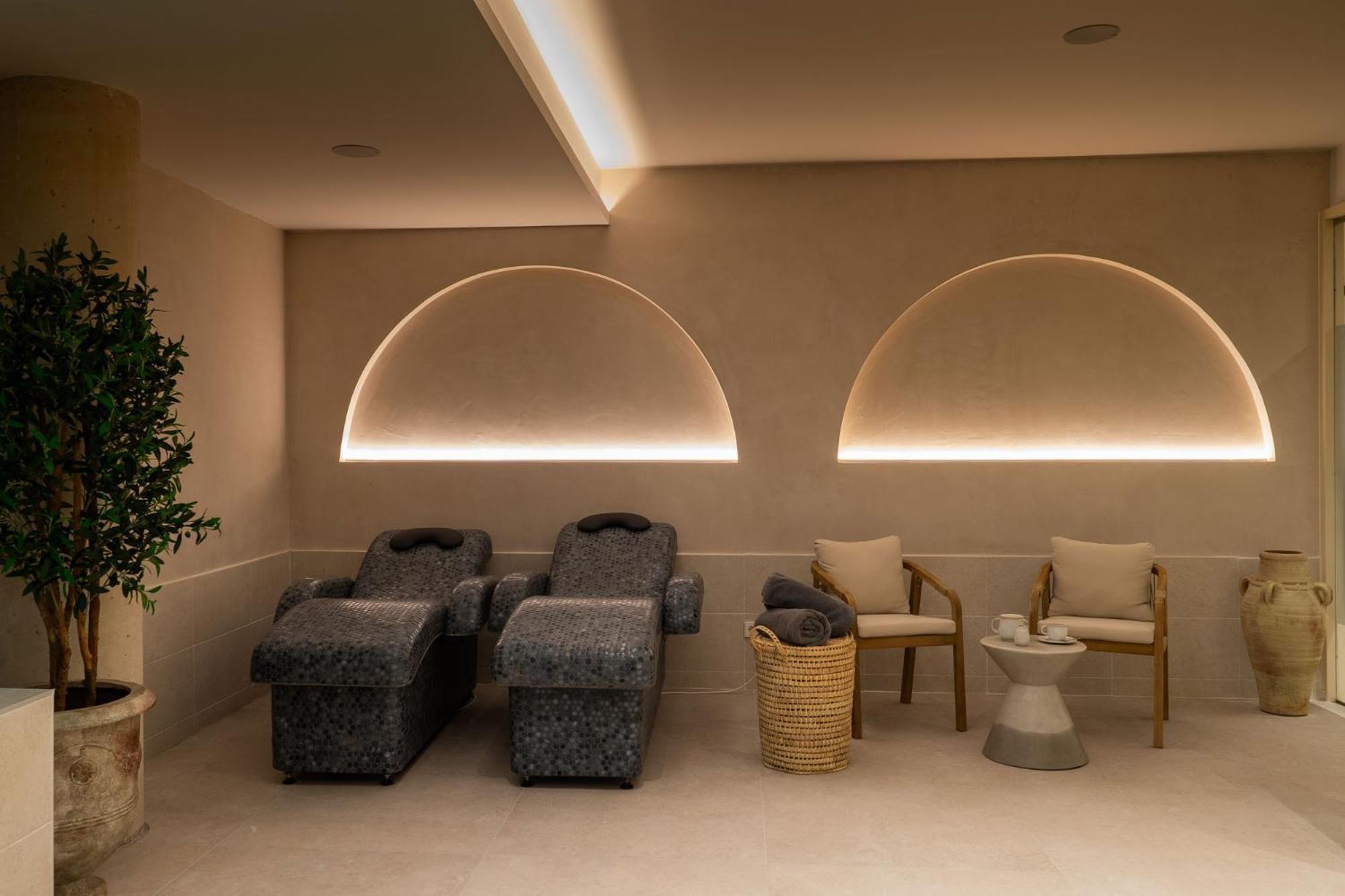 Hotel Well And Come Malaga Bagian luar foto