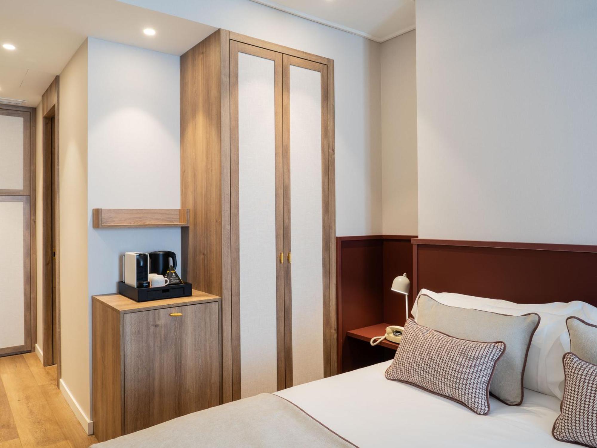 Hotel Well And Come Malaga Ruang foto