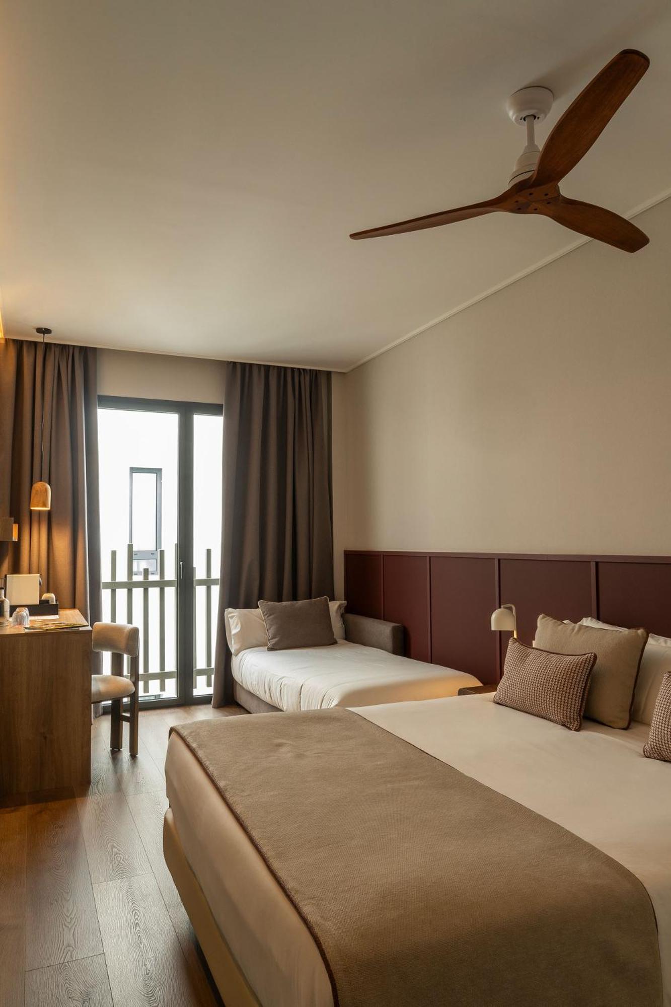 Hotel Well And Come Malaga Bagian luar foto
