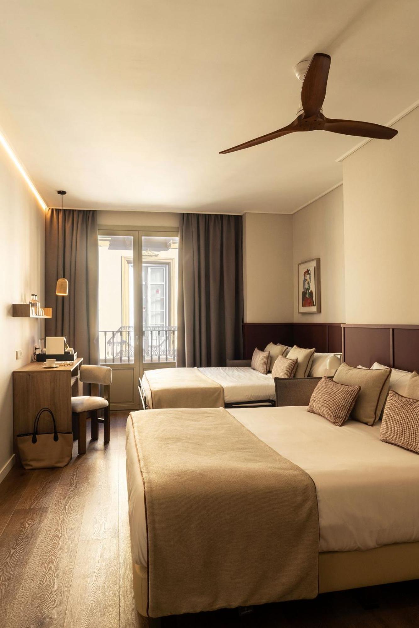 Hotel Well And Come Malaga Bagian luar foto