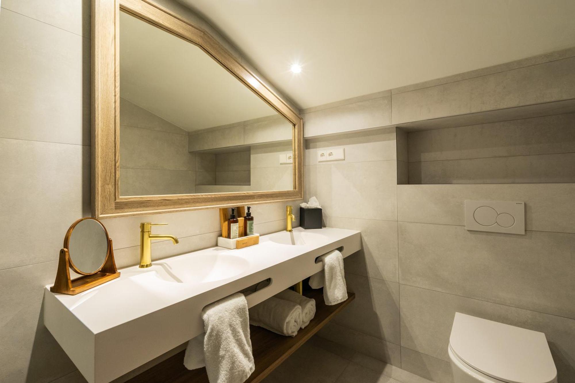 Hotel Well And Come Malaga Bagian luar foto